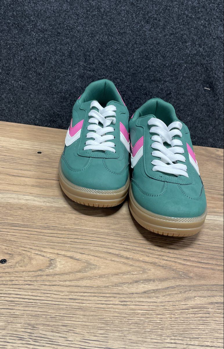 DV by Dolce Vita Nybela Green Pink Gum Sole Lifestyle Sneakers Women's Size 9