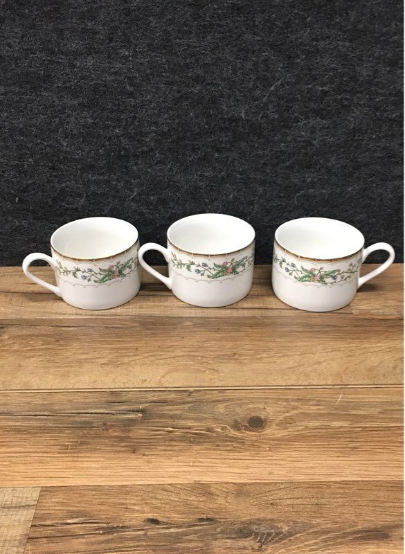 Set of 5 Farberware Wellesley #486 Fine China Cups