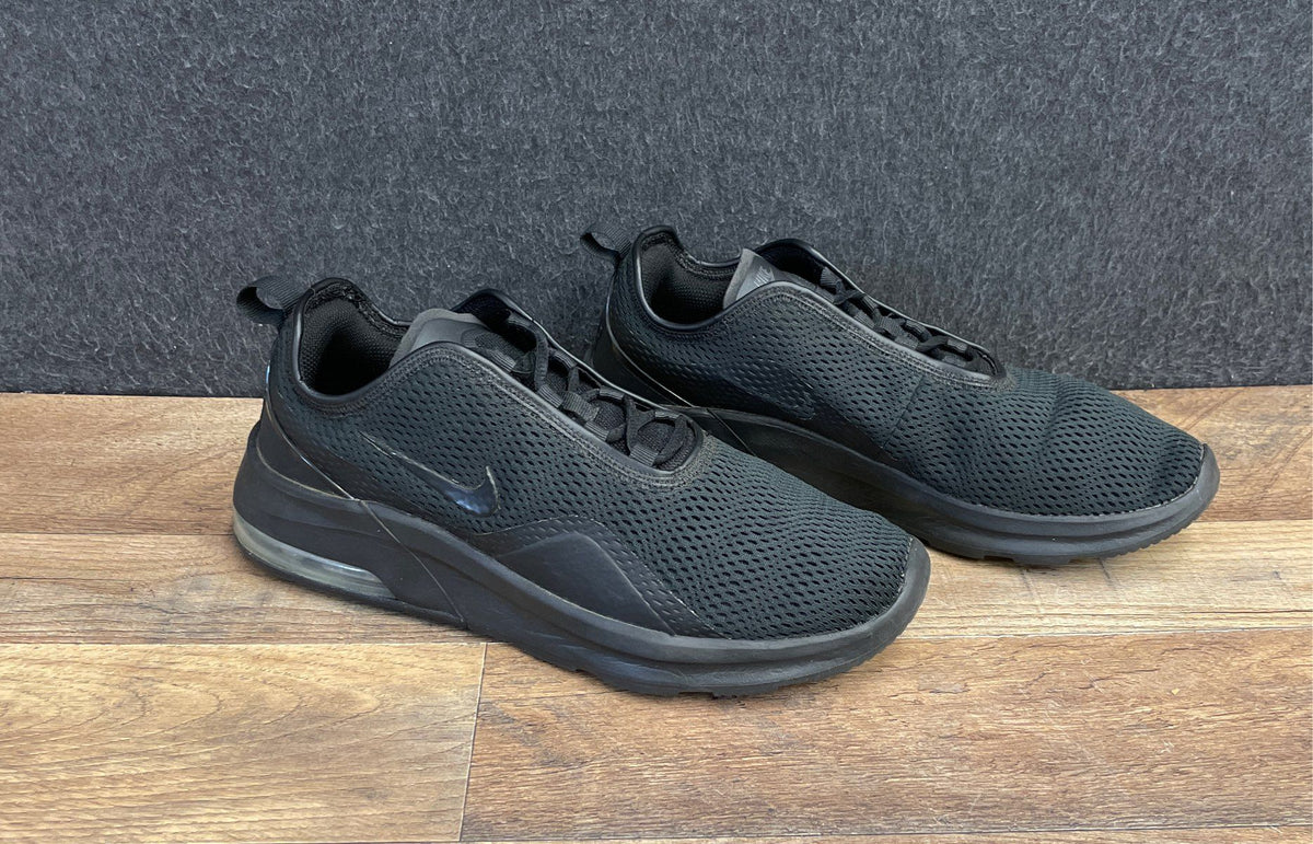 Nike Air Max Motion 2 Triple Black Men's Running Shoes Size 9.5