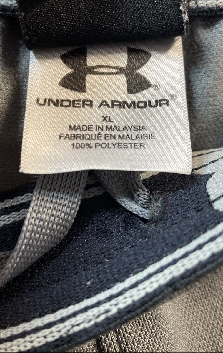 Under Armour Men's Athletic Gym Shorts Gray Black Side Stripe Polyester Sz XL