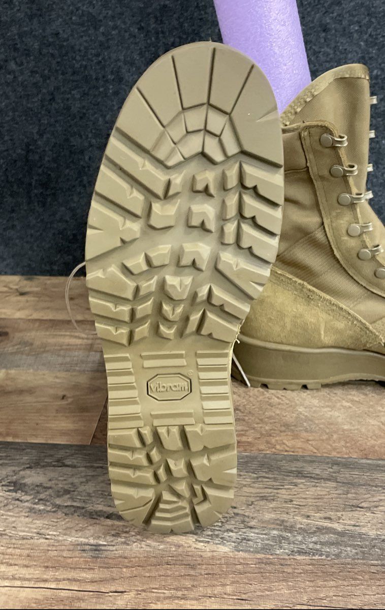 US Military Desert Tan Suede Combat Boots Vibram Sole Men's 11.5 R