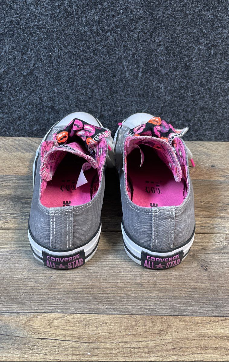 Converse Chuck Taylor All Star Low Top Grey Pink Lips Women's Size 8