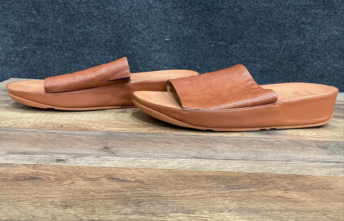 Fitflop Brown Leather Microwobbleboard Slide Sandals Women's Size 11