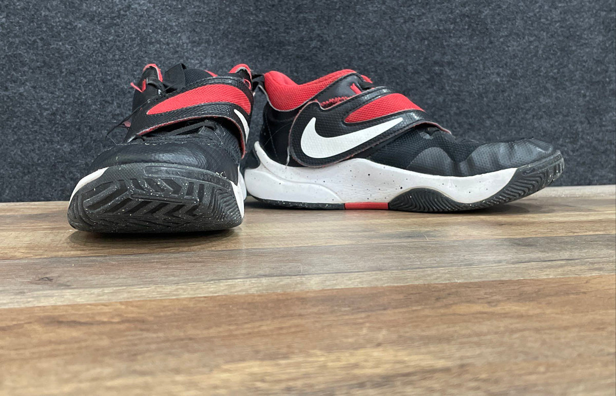Nike Hustle D 10 Black Red White Youth Basketball Shoes Size 6Y