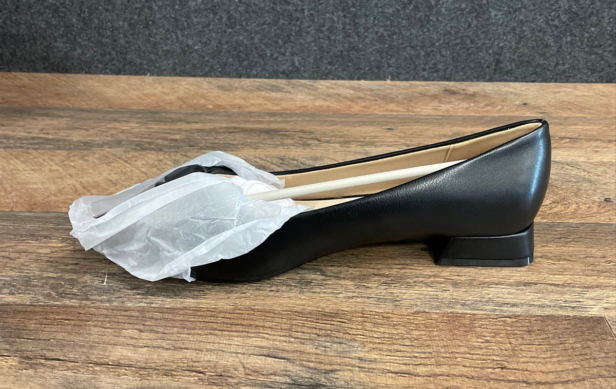 Journee Collection Ophelia Black Pointed Toe Bow Pump Flats DS Size 9