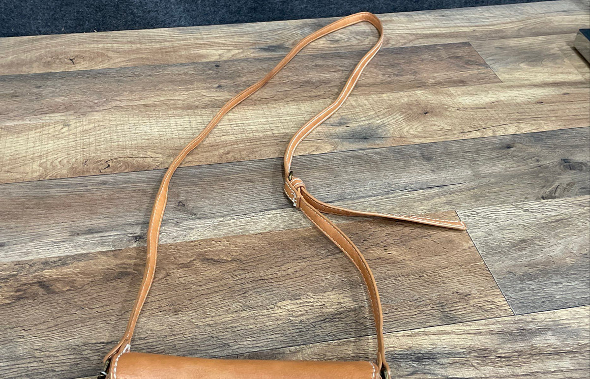 Universal Thread Brown Leather Crossbody Saddle Bag Purse Contrast Stitching