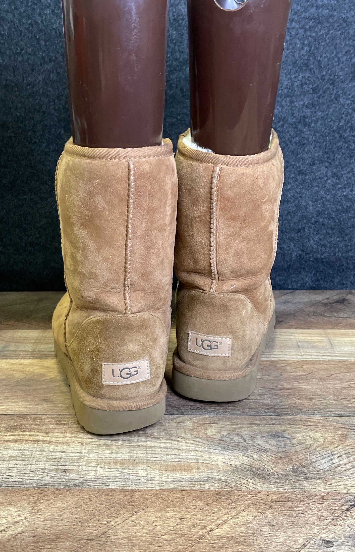 UGG Classic Mini II Chestnut Suede Sheepskin Boots Women's Size 9