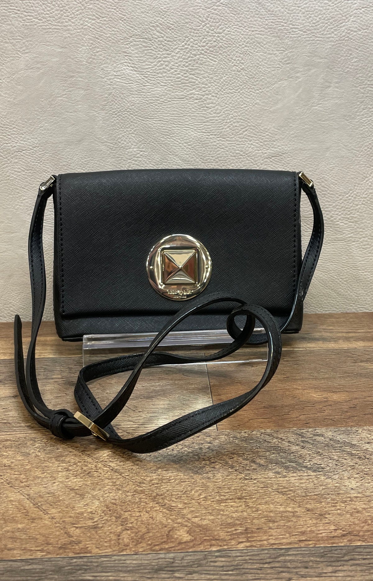 Kate Spade Black Saffiano Leather Cedar Street Monday Crossbody Bag Gold Tone