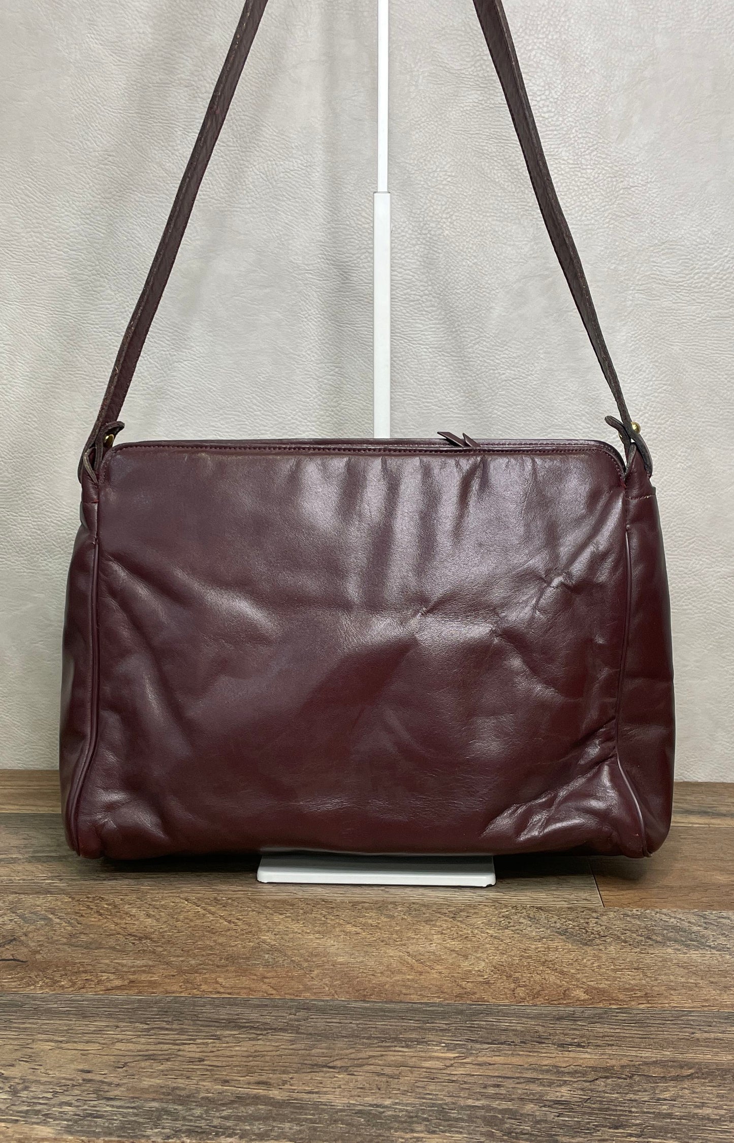 Vintage Etienne Aigner Burgundy Leather Shoulder Crossbody Bag Brass Hardware