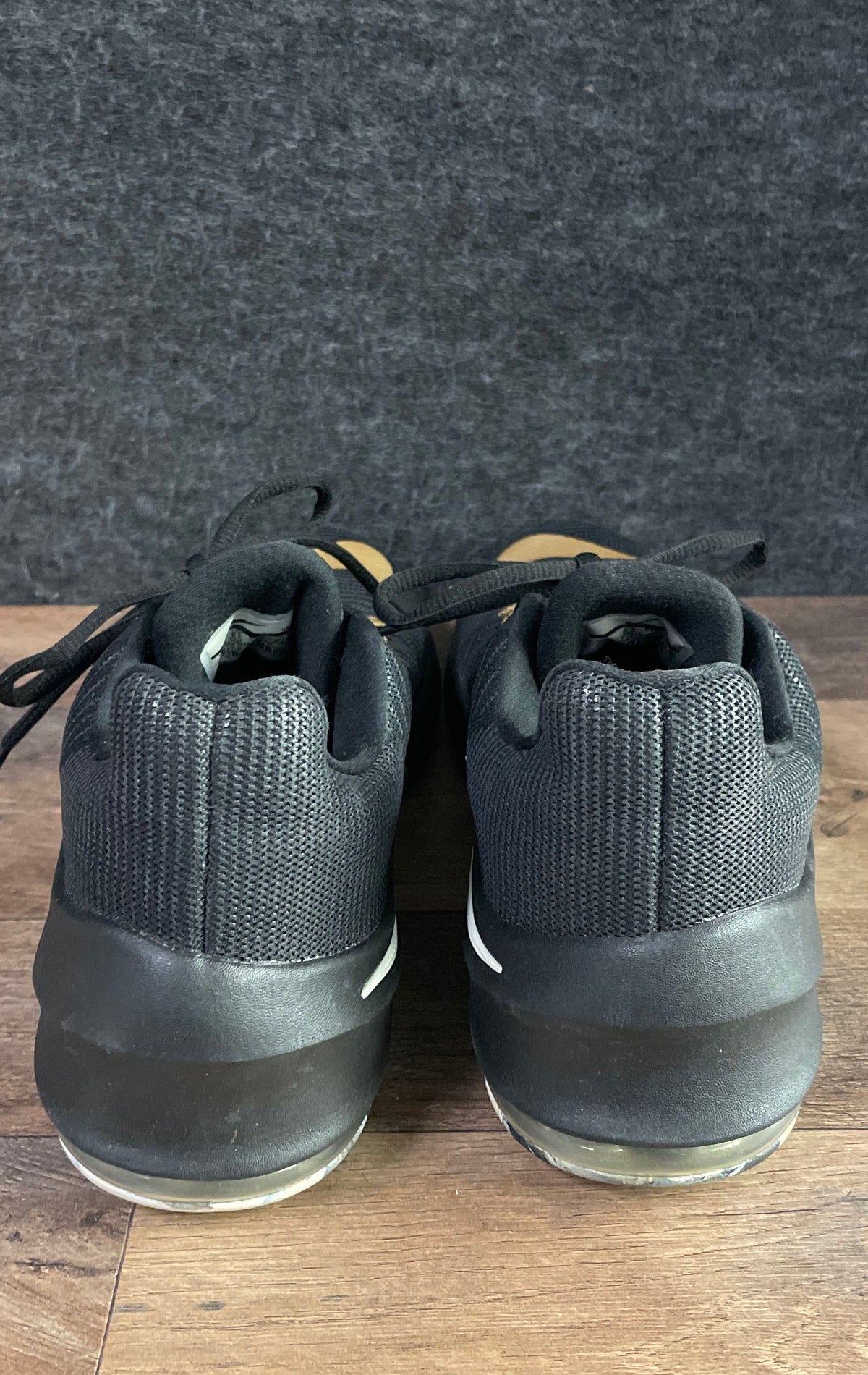 Nike Air Max Infuriate 2 Low Black Metallic Gold Basketball Shoes Size 9.5