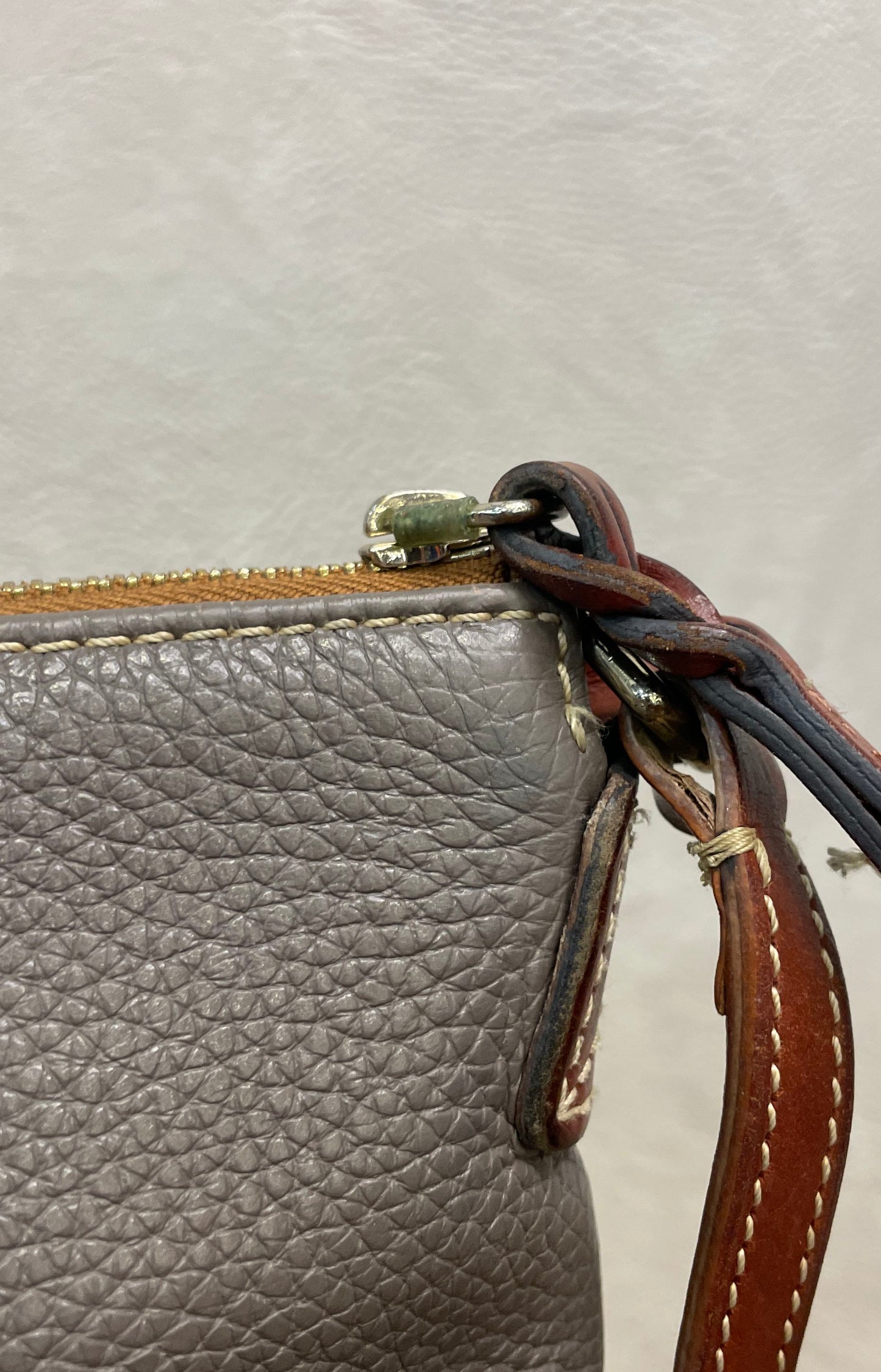 Dooney & Bourke Grey Pebbled Leather Crossbody Shoulder Bag Tan Trim Gold HW