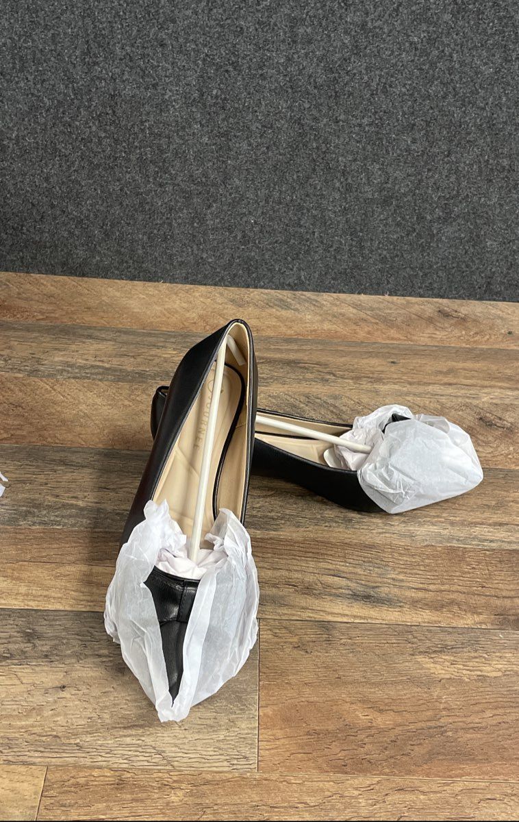 Journee Collection Ophelia Black Pointed Toe Bow Pump Flats DS Size 9