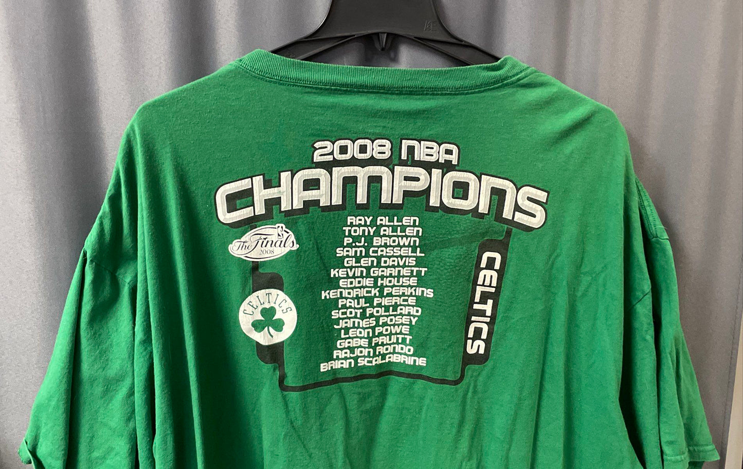 Adidas 2008 Boston Celtics NBA Champions T-Shirt Roster Back Graphic Sz 2XL