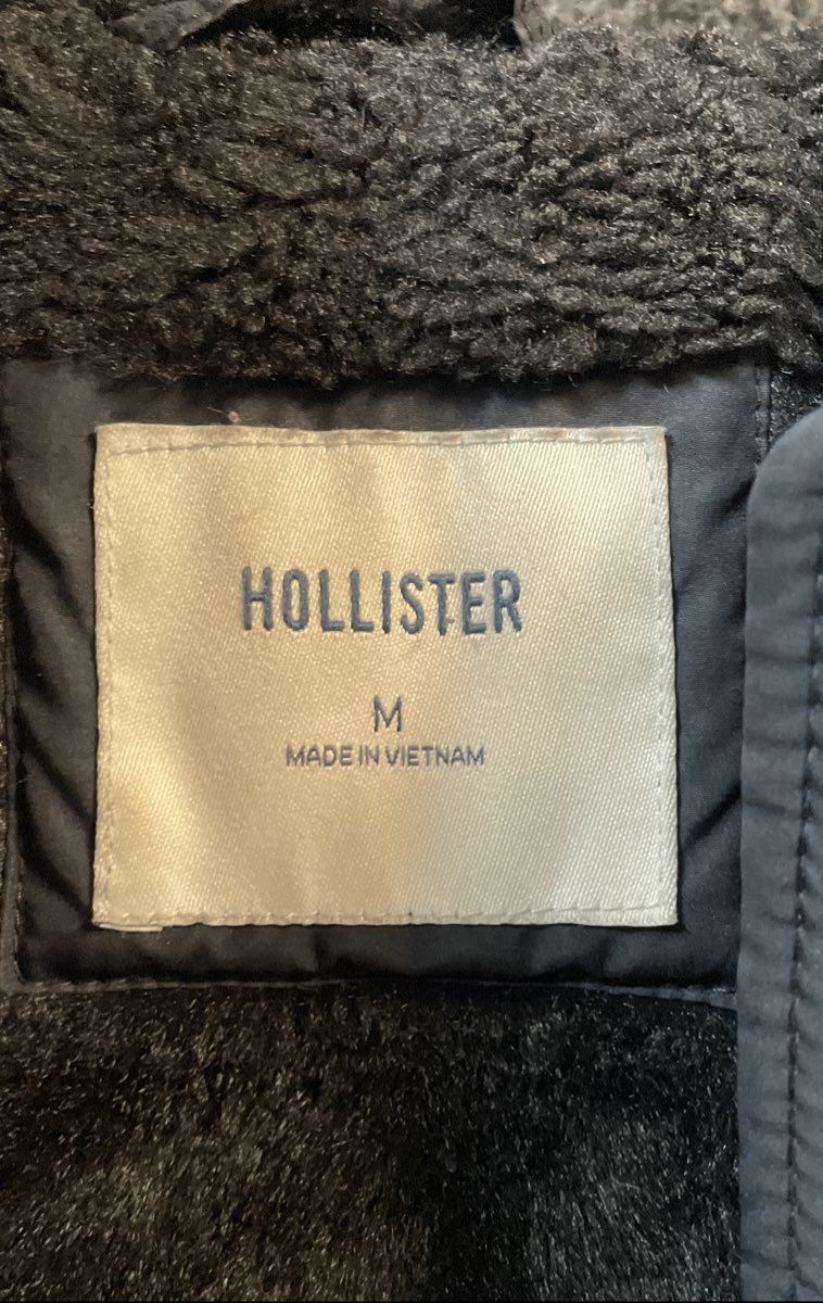 Hollister Women's Black Faux Fur Lined Hooded Chevron Puffer Jacket Sz M