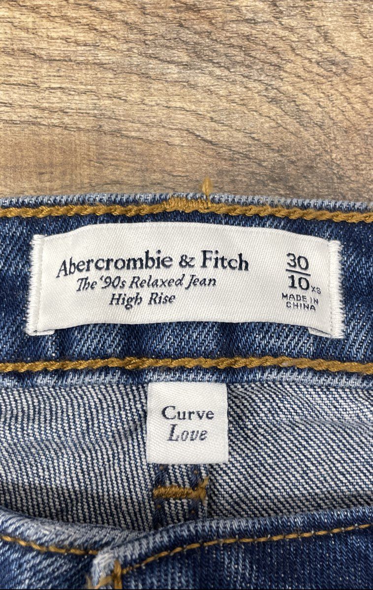 Abercrombie & Fitch Women's '90s Relaxed High Rise Curve Love Jeans Blue Sz 30