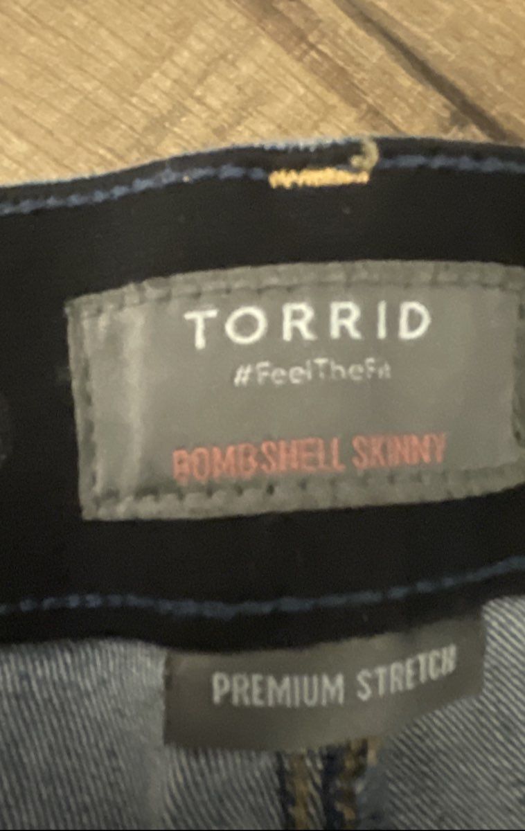 Torrid Women's Bombshell Skinny Blue Jeans Premium Stretch Sz 18T