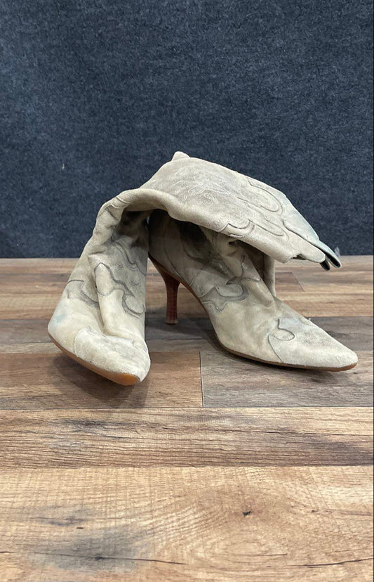 Kenneth Cole Reaction Grey Suede Cowboy Kitten Heel Boots Size 6.5