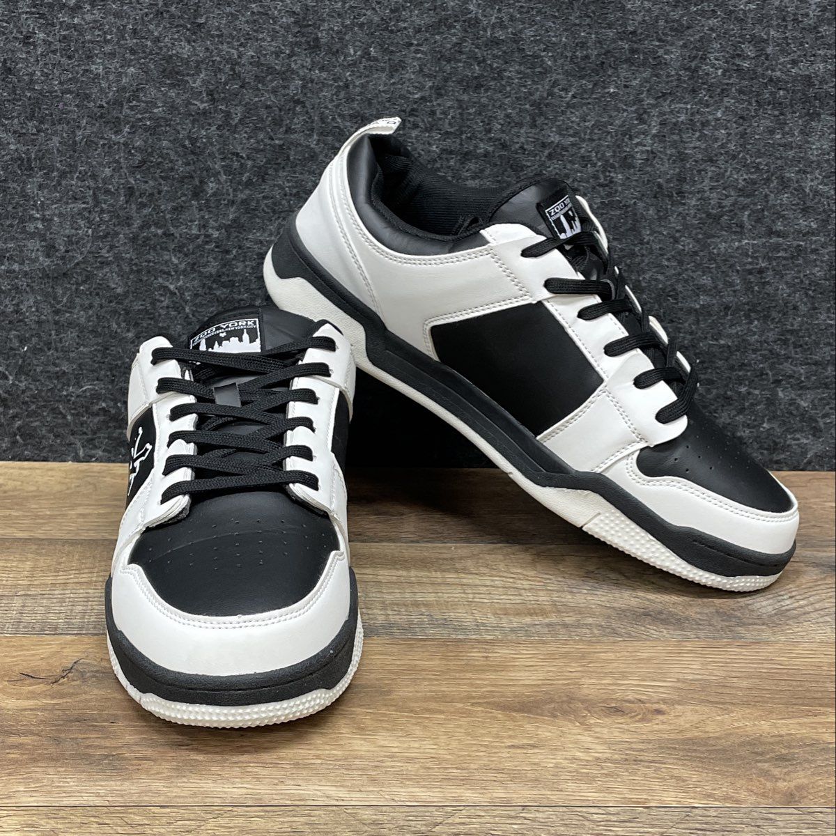 Zoo York Hundred Black White Low Top Skate Sneakers Men's Size 10