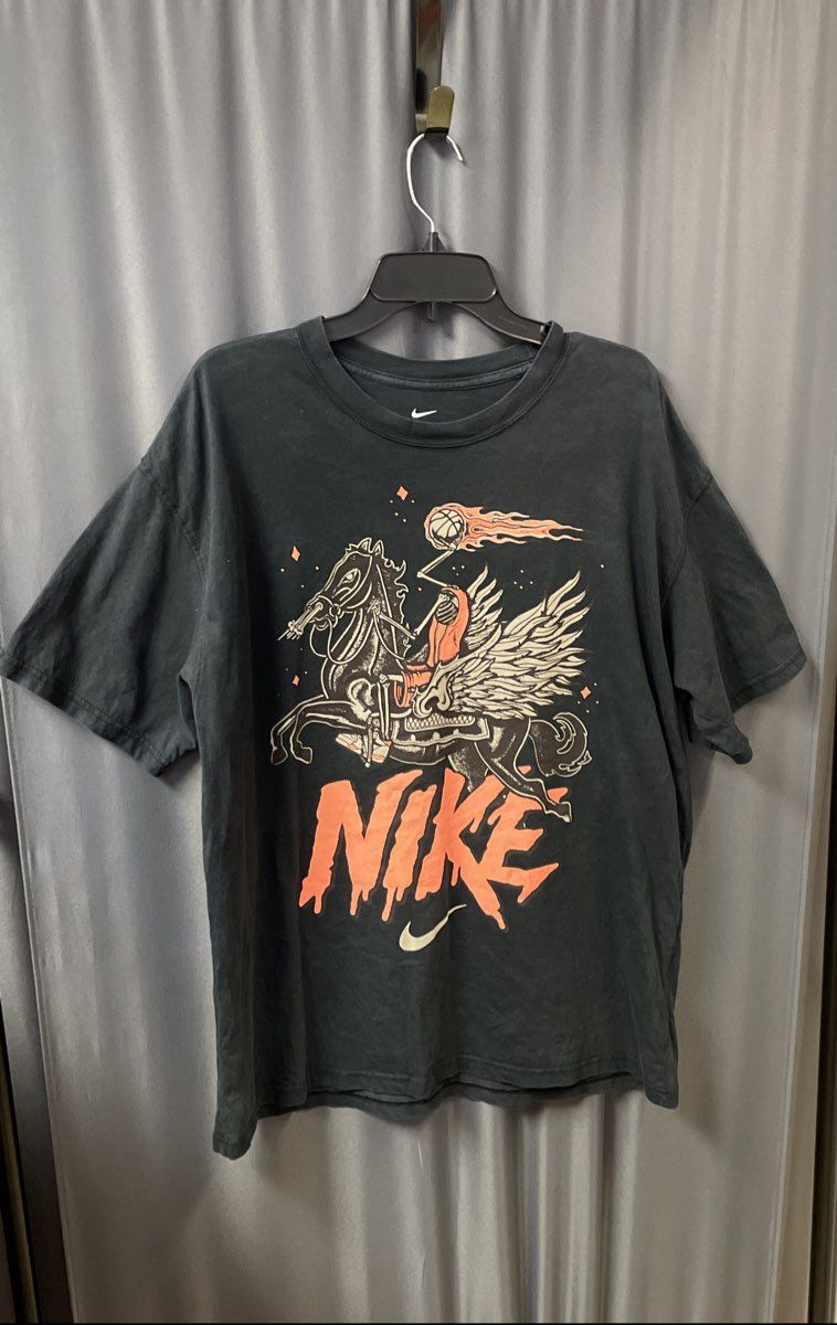 Nike Men's Black Headless Horseman Basketball Graphic Loose Fit T-Shirt Sz L