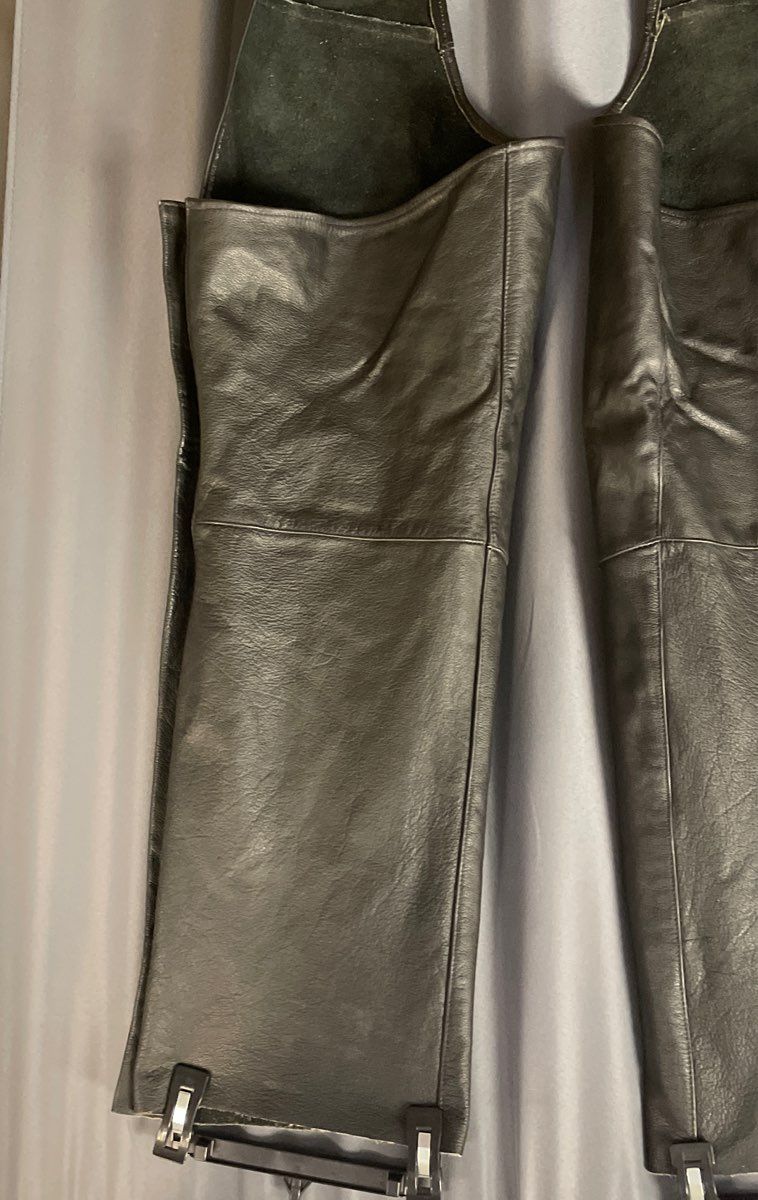 Excelled Men's Black Leather Motorcycle Chaps Sz 44