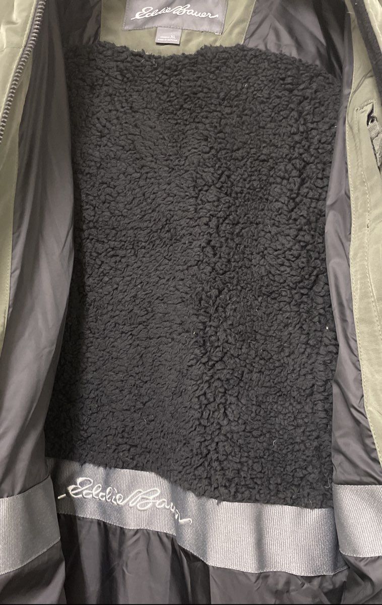 Eddie Bauer Women's Green Hooded Sherpa Lined Chevron Puffer Jacket Sz XL