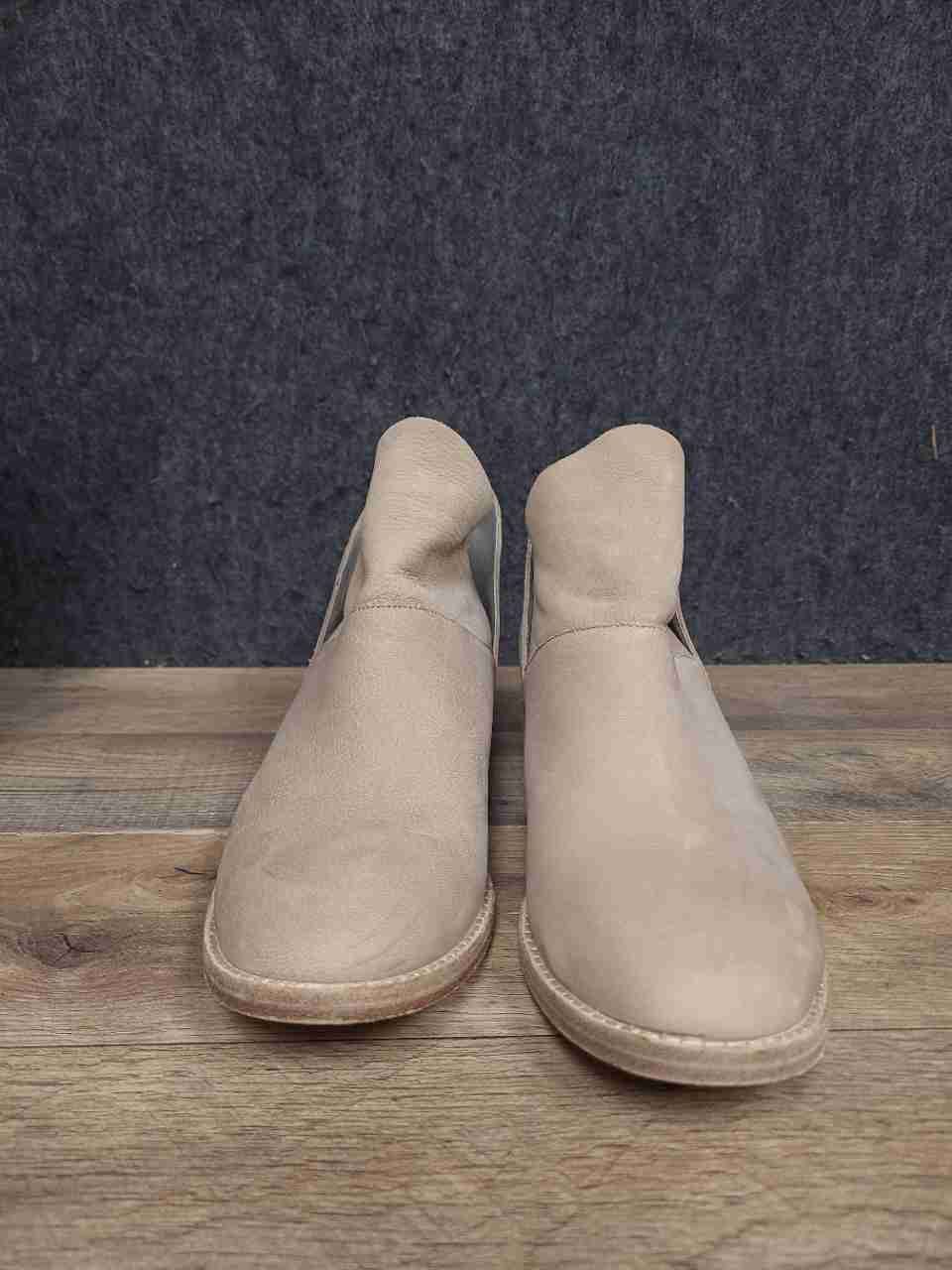 Eileen Fisher Leaf Barley Tumbled Nubuck Ankle Booties Women's Size 7.5