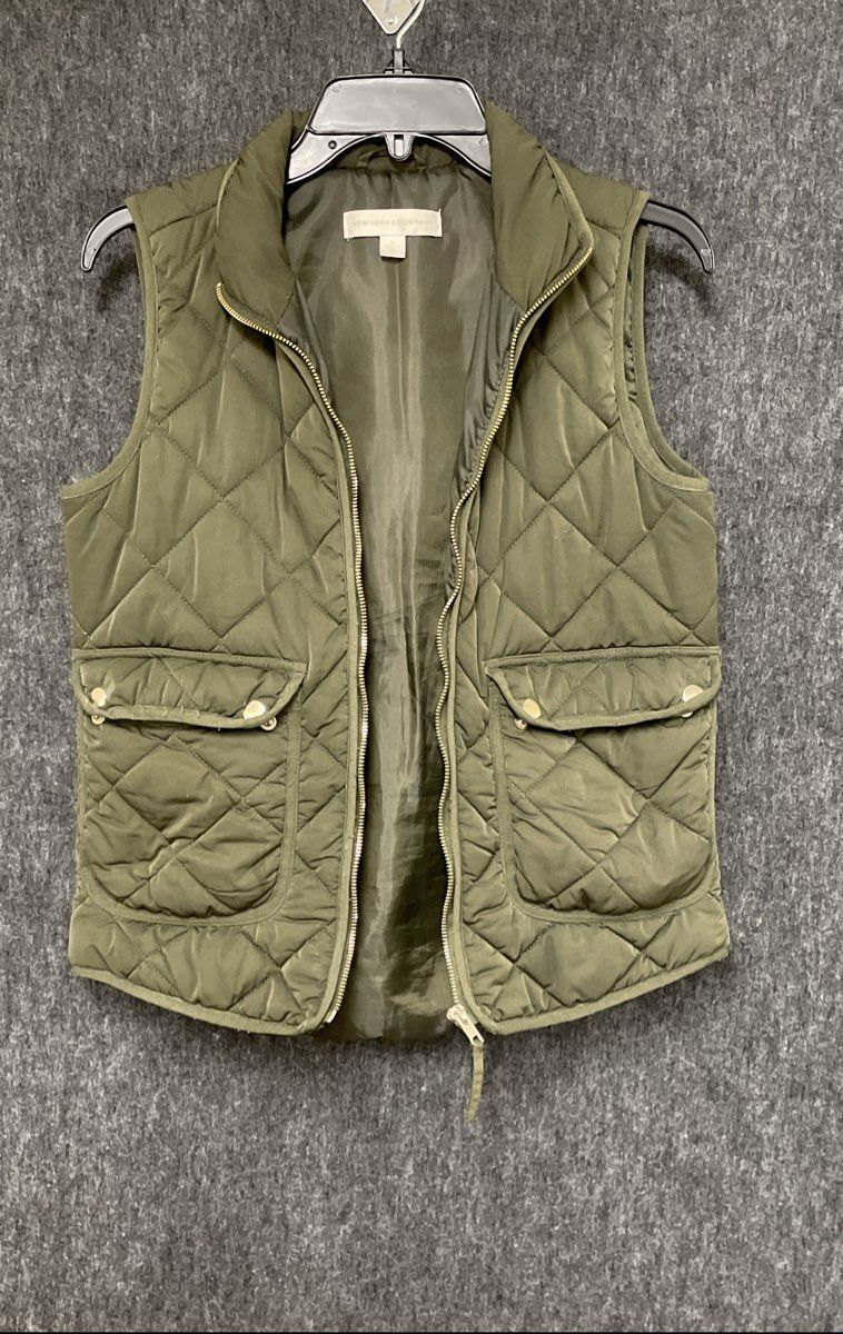 New York & Company Women's Olive Green Quilted Puffer Vest Full Zip Sz XS