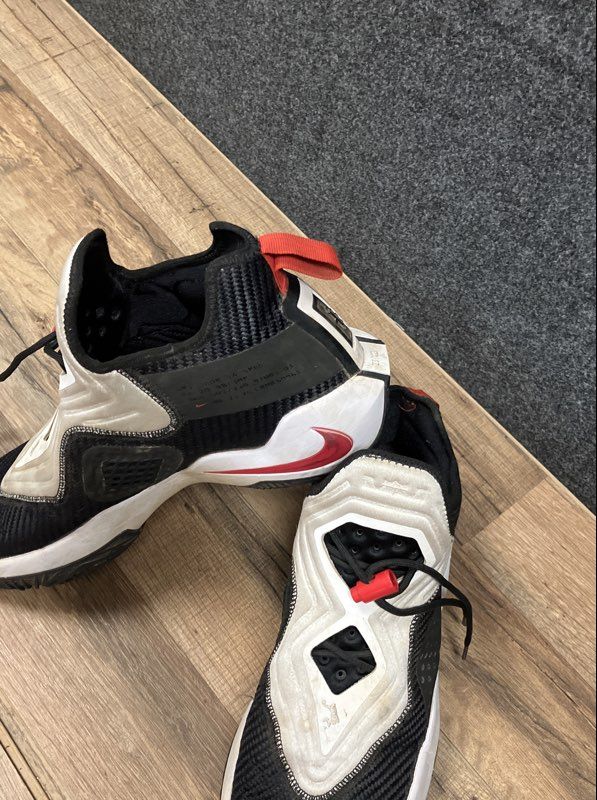 Nike LeBron Soldier 14 Black White Red Basketball Shoes Men's Size 10