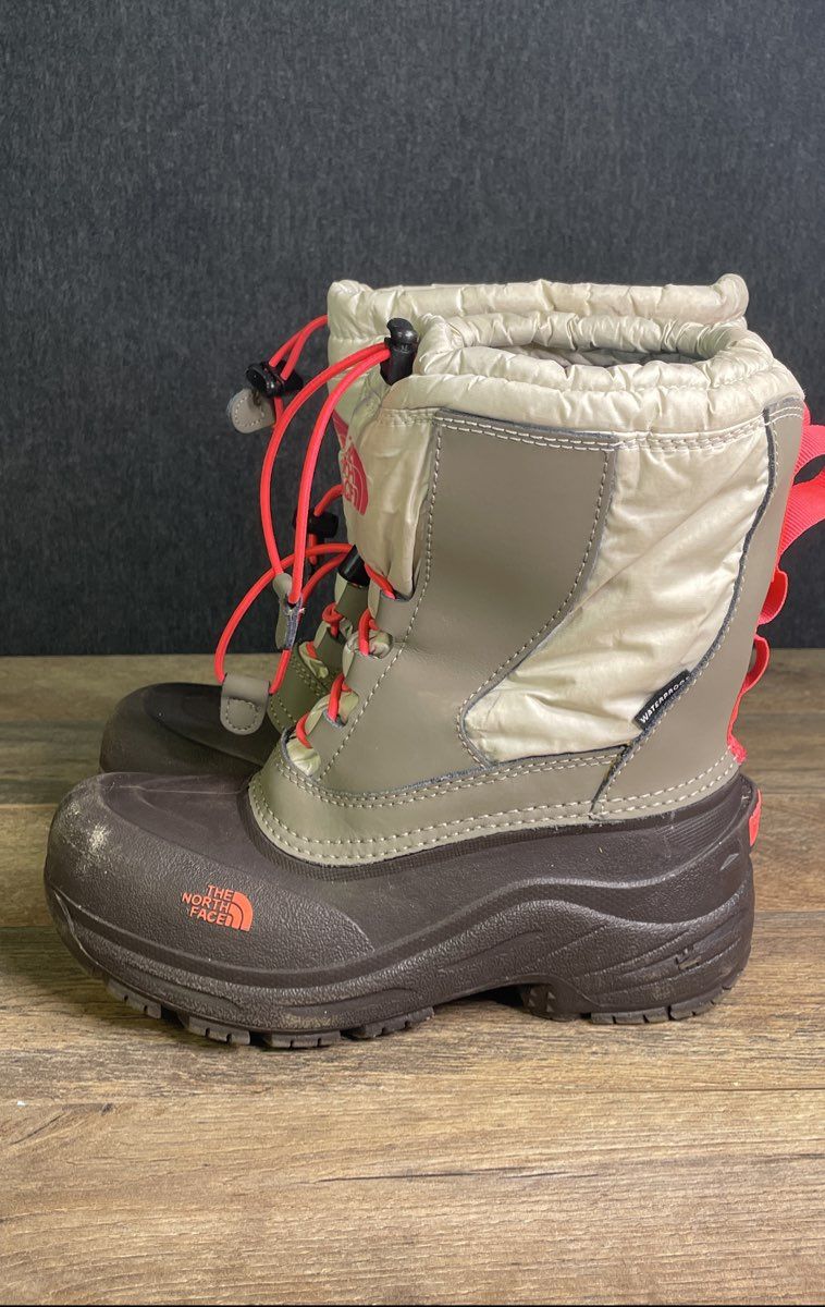 The North Face Alpenglow IV Waterproof Snow Boots Grey Pink Youth Size 3