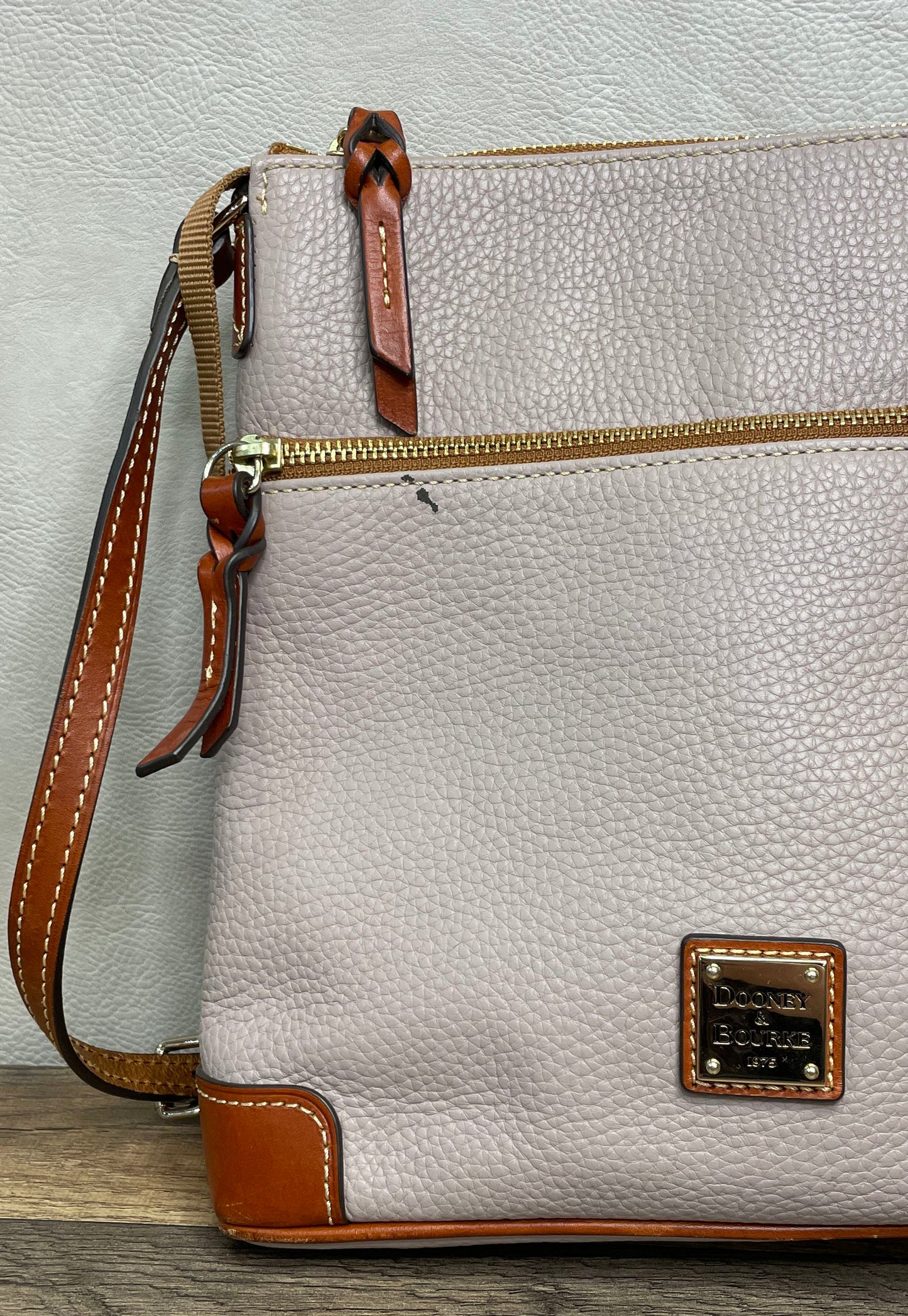 Dooney & Bourke Grey Lilac Pebble Grain Leather Crossbody Shoulder Bag Gold