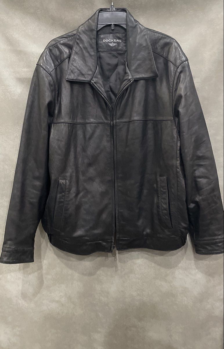 Dockers Men's Black Genuine Leather Full Zip Collared Bomber Jacket