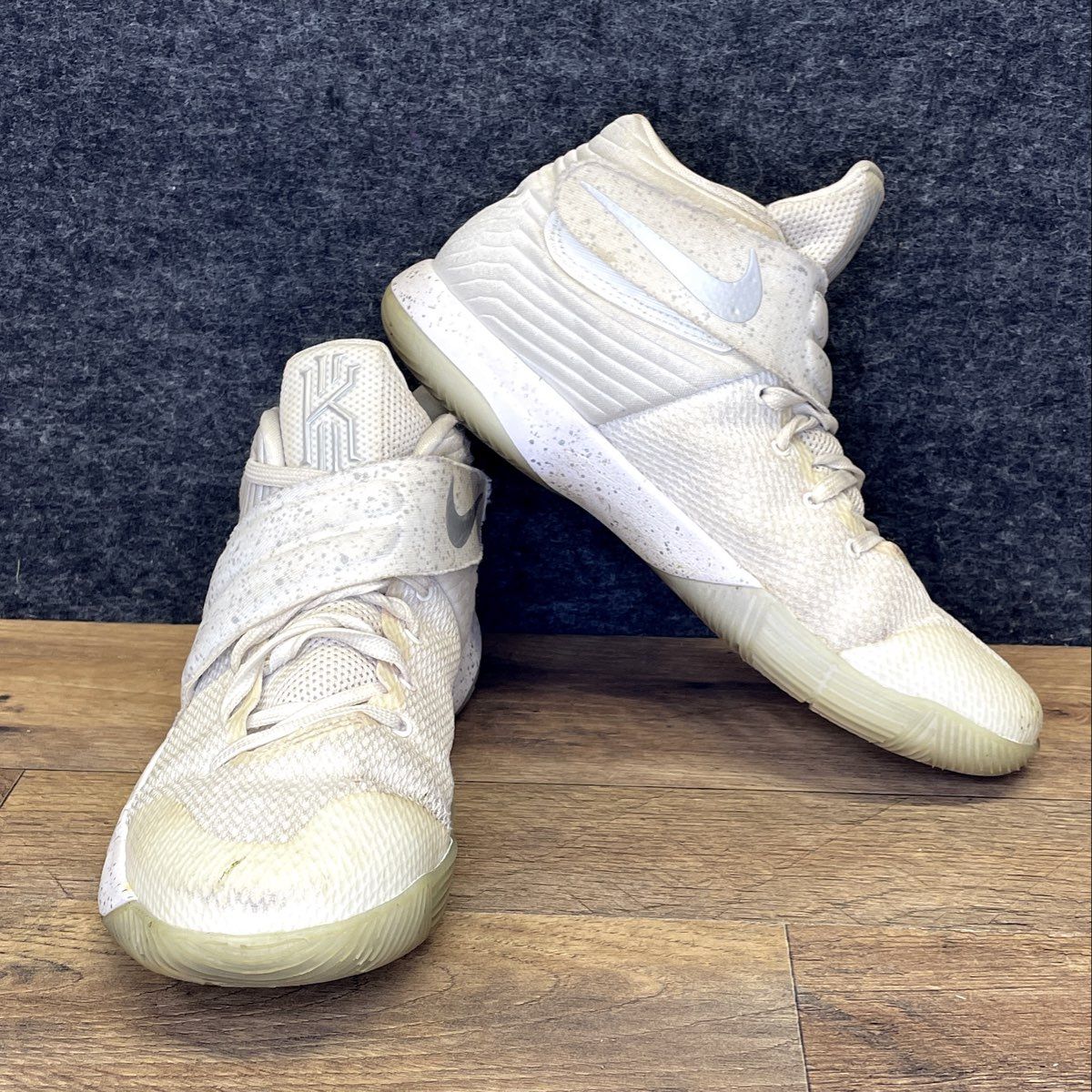 Nike Kyrie 2 Light Bone Reflect Silver Basketball Shoes Kids Size 7Y