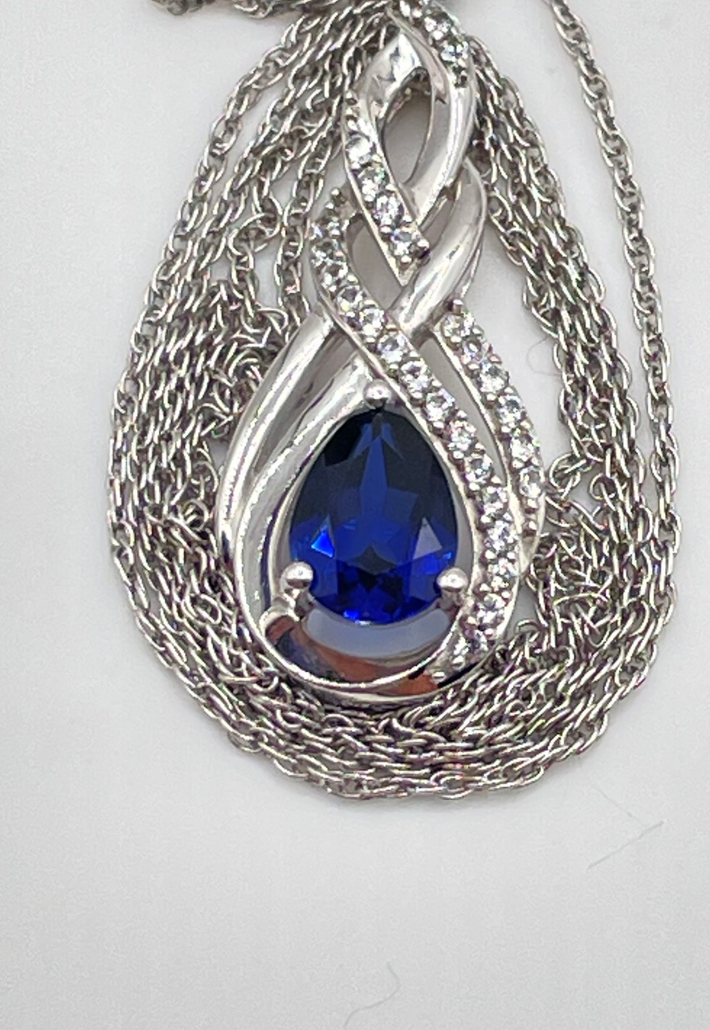 925 Sterling Silver Blue & White Sapphire Infinity Pendant Necklace 2.7g