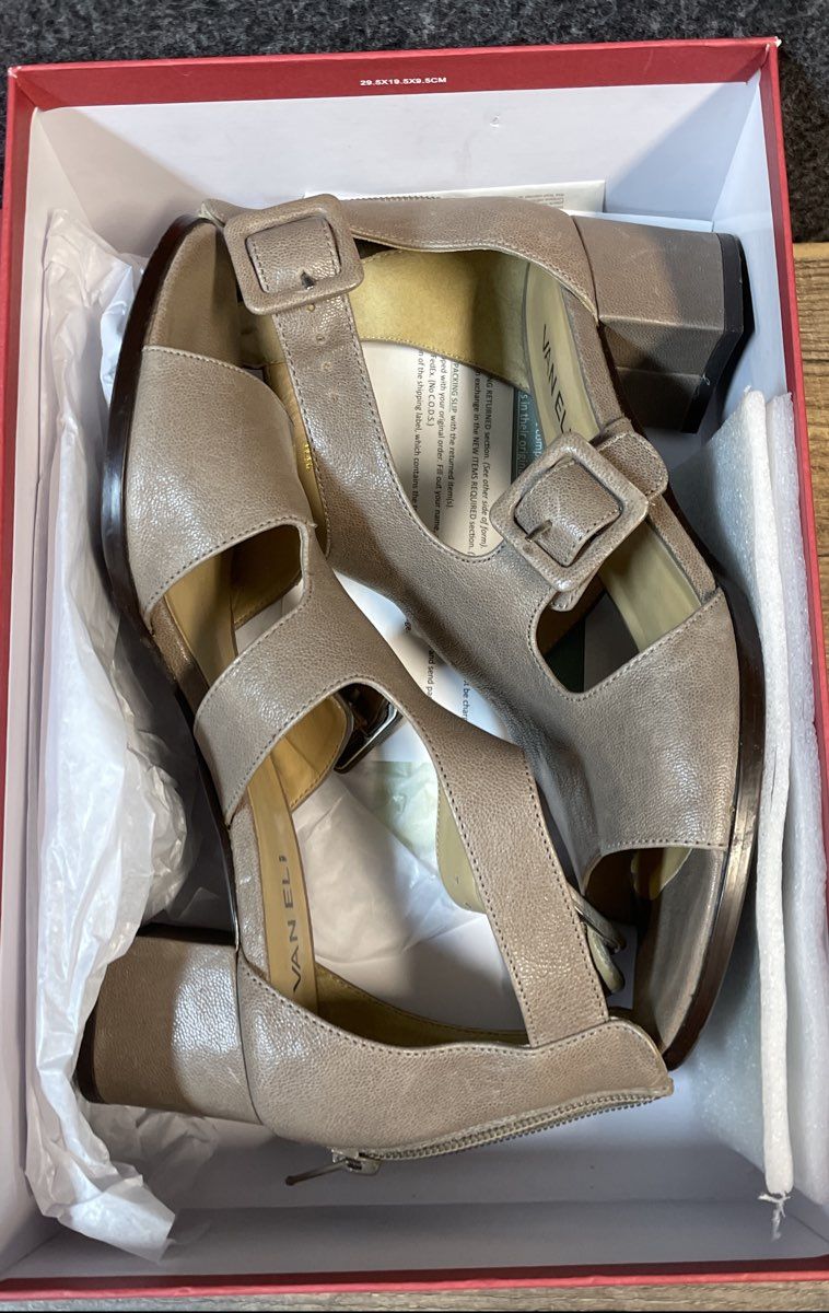 Vaneli Oread Tortora Taupe Leather Block Heel Sandals Women's Size 7.5 N