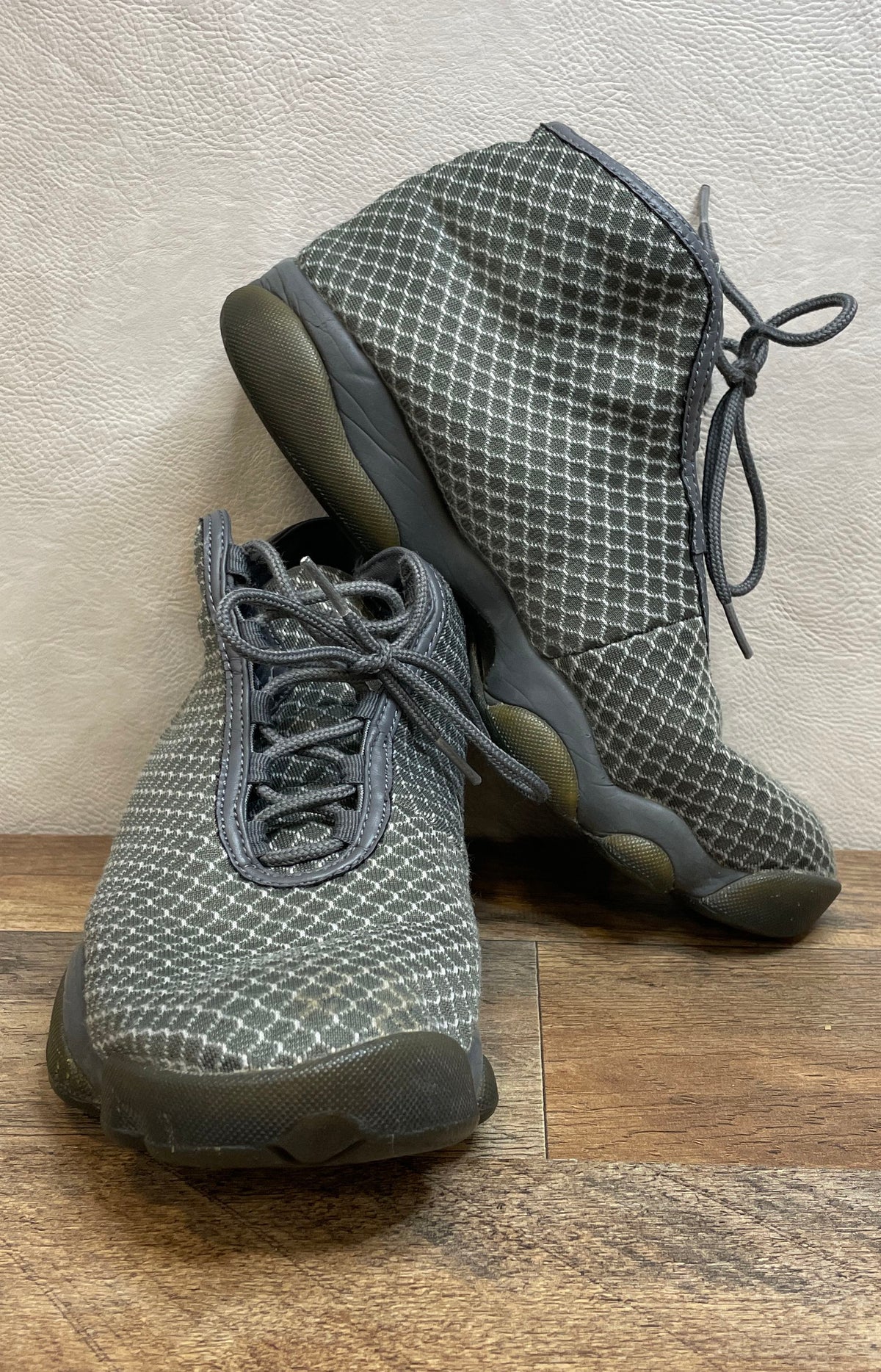 Nike Air Jordan Horizon Dark Grey Wolf Grey Sneakers 823581-003 Men's Size 8.5