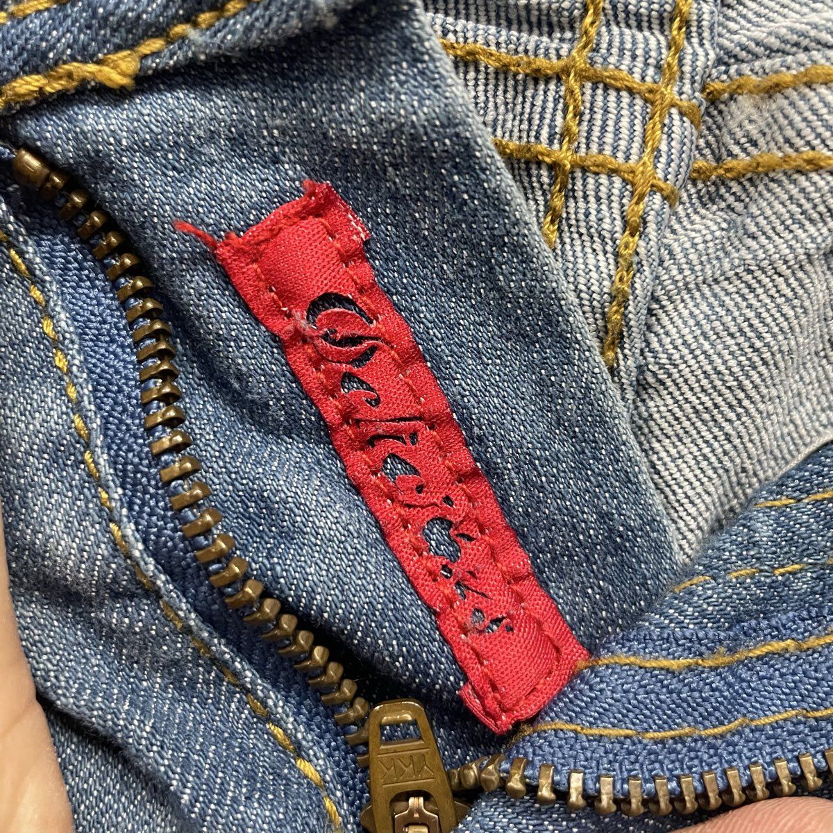 Vintage 2000s Apple Bottoms Women's Light Wash Embroidered Logo Jeans Sz 18