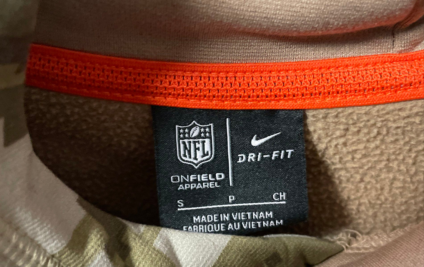 Nike Men's Cleveland Browns Salute to Service Pullover Hoodie Khaki Camo Sz S