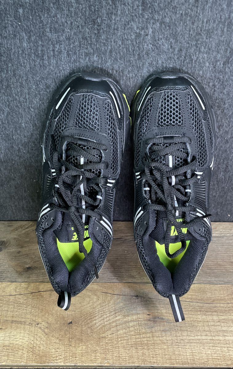 Nike Air Zoom Vomero 5 Black Volt Grade School GS Running Shoes Size 3.5Y