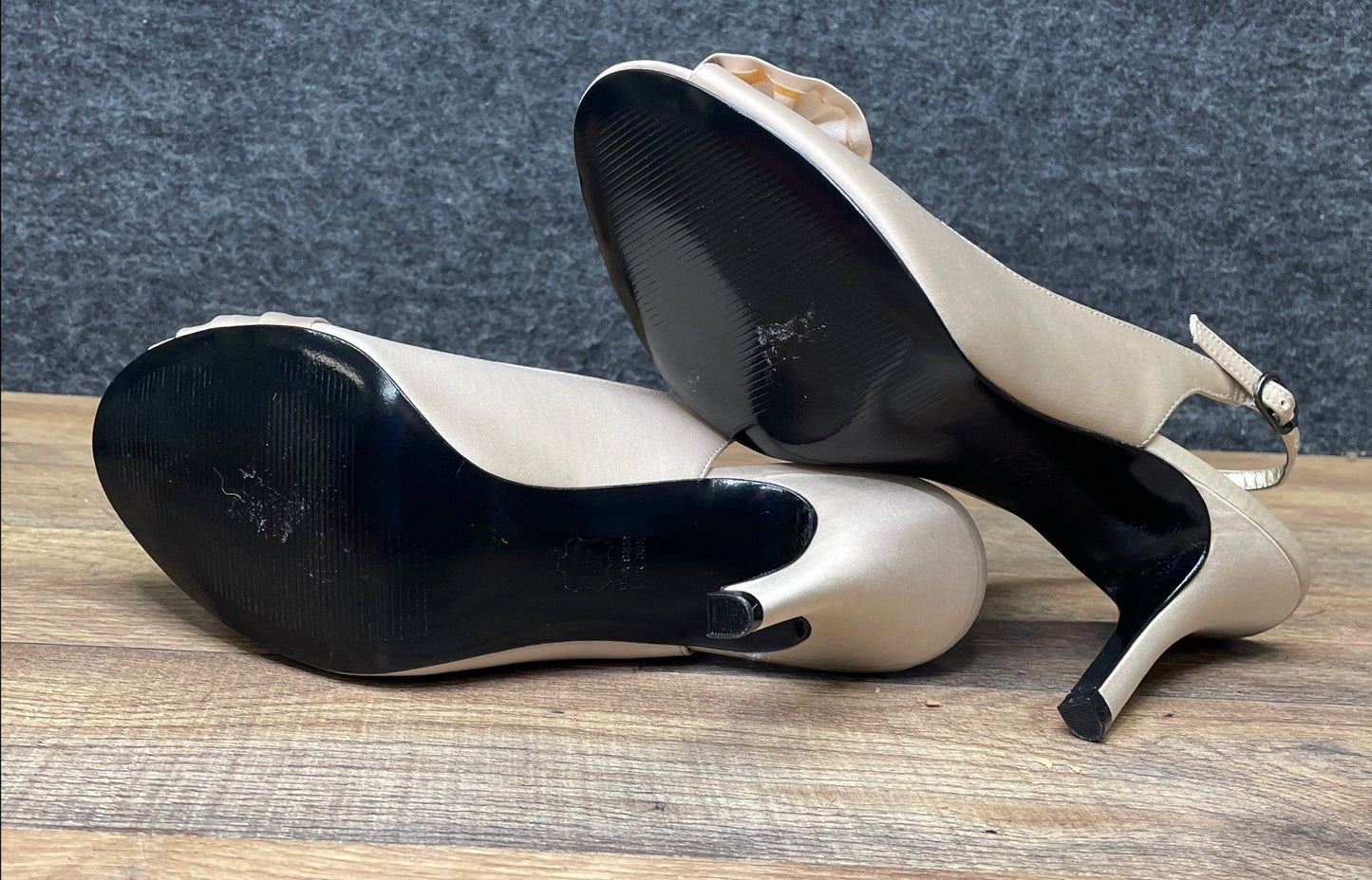 LuLu Townsend Champagne Satin Bejeweled Bow Open Toe Slingback Heels Size 9.5