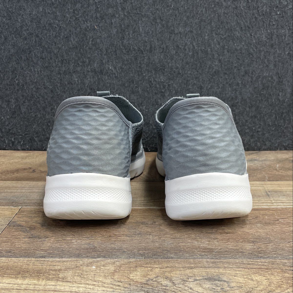 Skechers Hands Free Slip-Ins Go Walk 6 Grey Sneakers Size 8.5