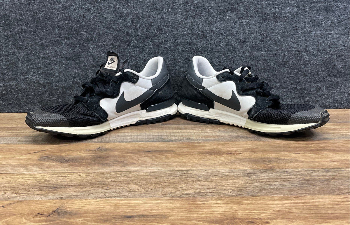 Nike Air Berwuda Black White Grey Running Sneakers Men's Size 12 555305-003