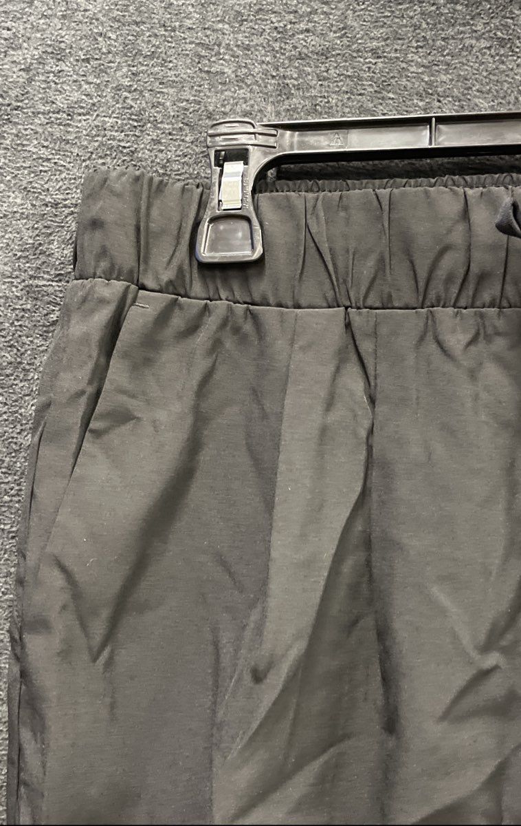 Halara Women's Black Active Drawstring Shorts Size L NWT