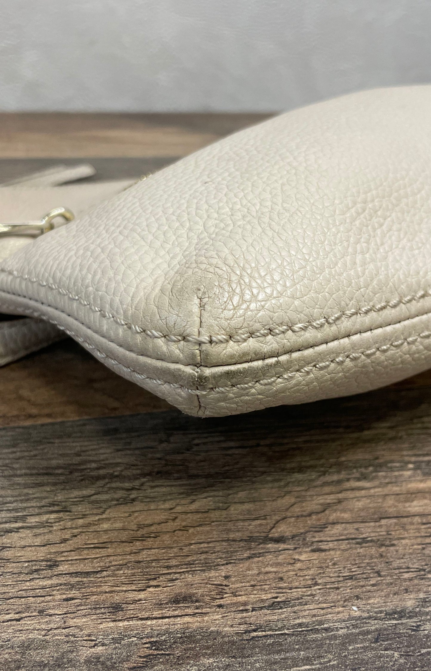 Kate Spade Cream Pebbled Leather Front Zip Crossbody Bag Gold Hardware