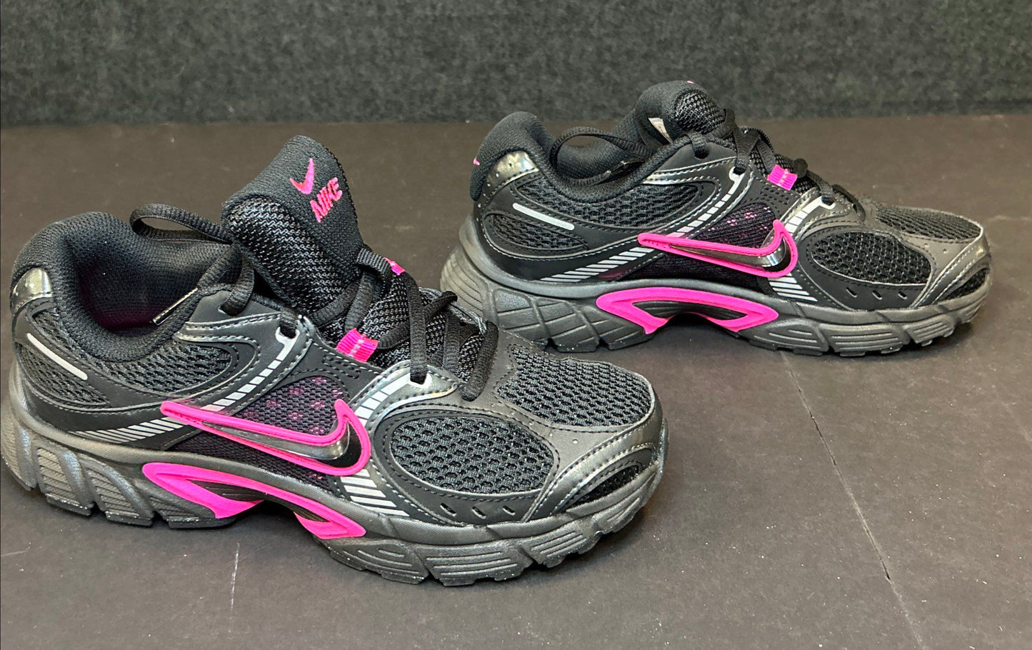 Nike Air Alvord 8 Black Vivid Pink Silver Running Shoes Women's Size 6.5