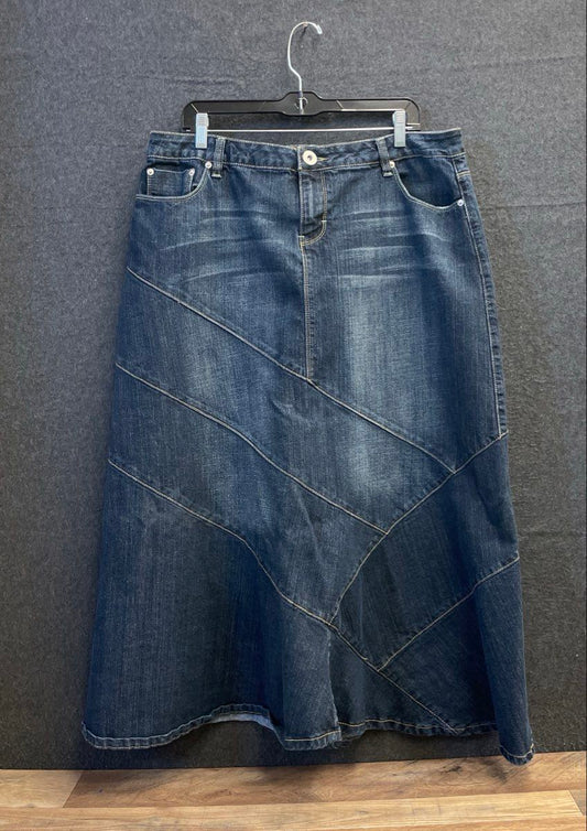 Mwah Women's Flared Denim Skirt Dark Wash Contrast Stitching Sz 18W