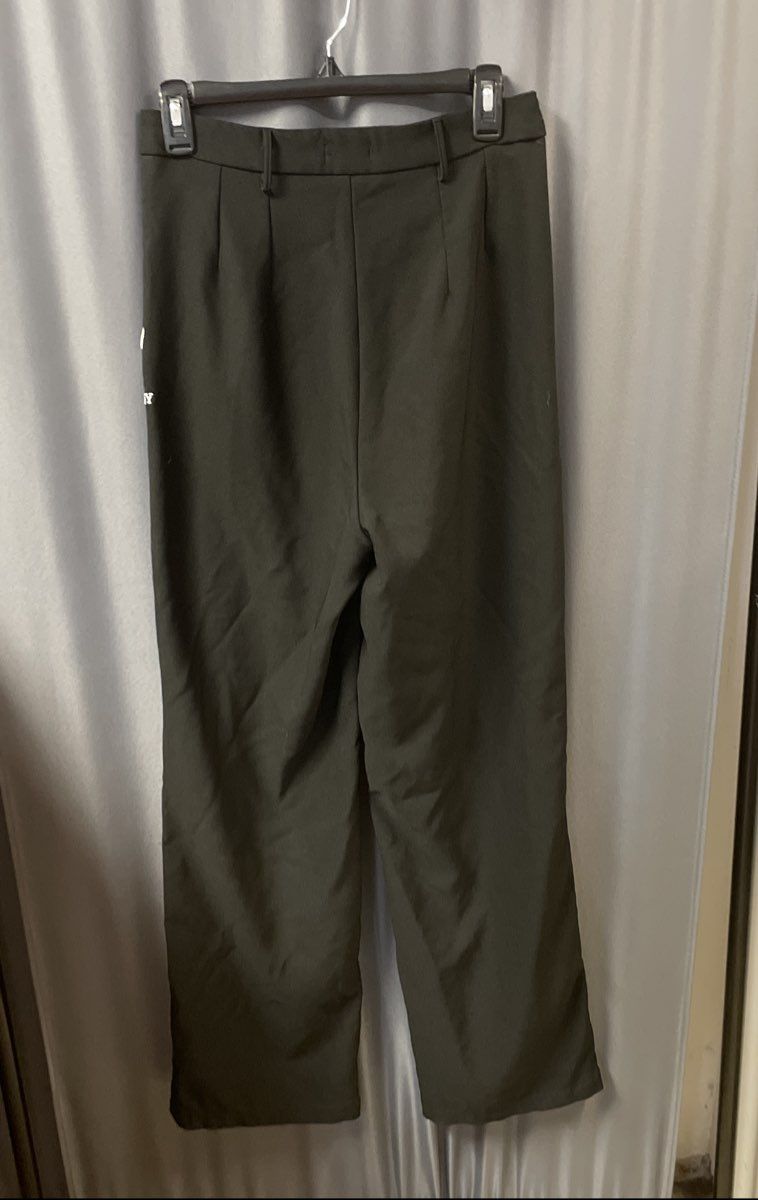 Playboy by PacSun Women's Black Embroidered Logo Pleated Wide Leg Pants Size M