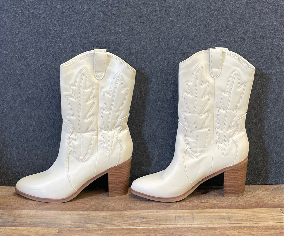 MIA Oaklynn Off White Leaf Stitched Western Cowboy Boots Women's Size 9.5