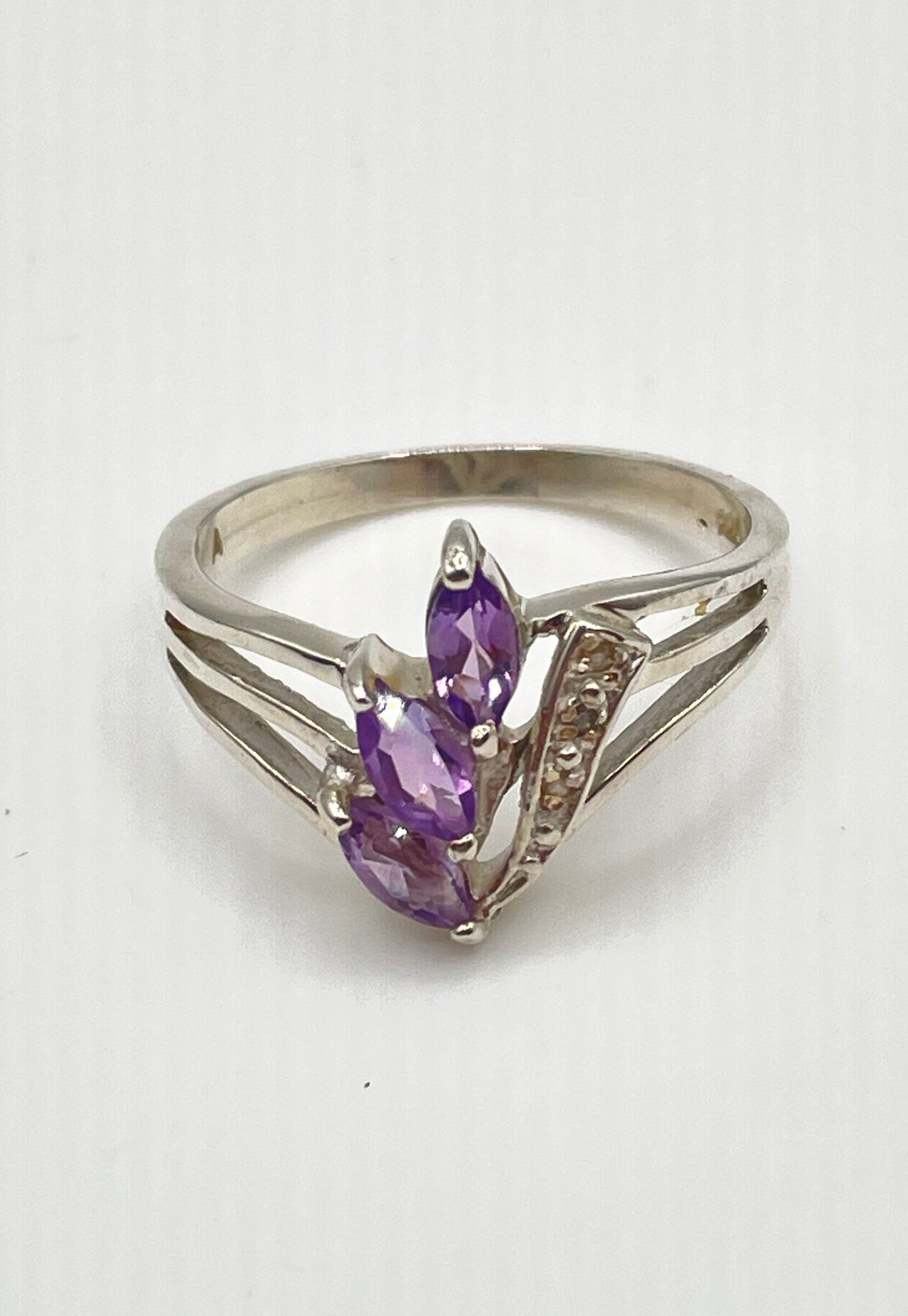 925 Sterling Silver Marquise Cut Amethysts Moissanite Accent Ring 3.1g