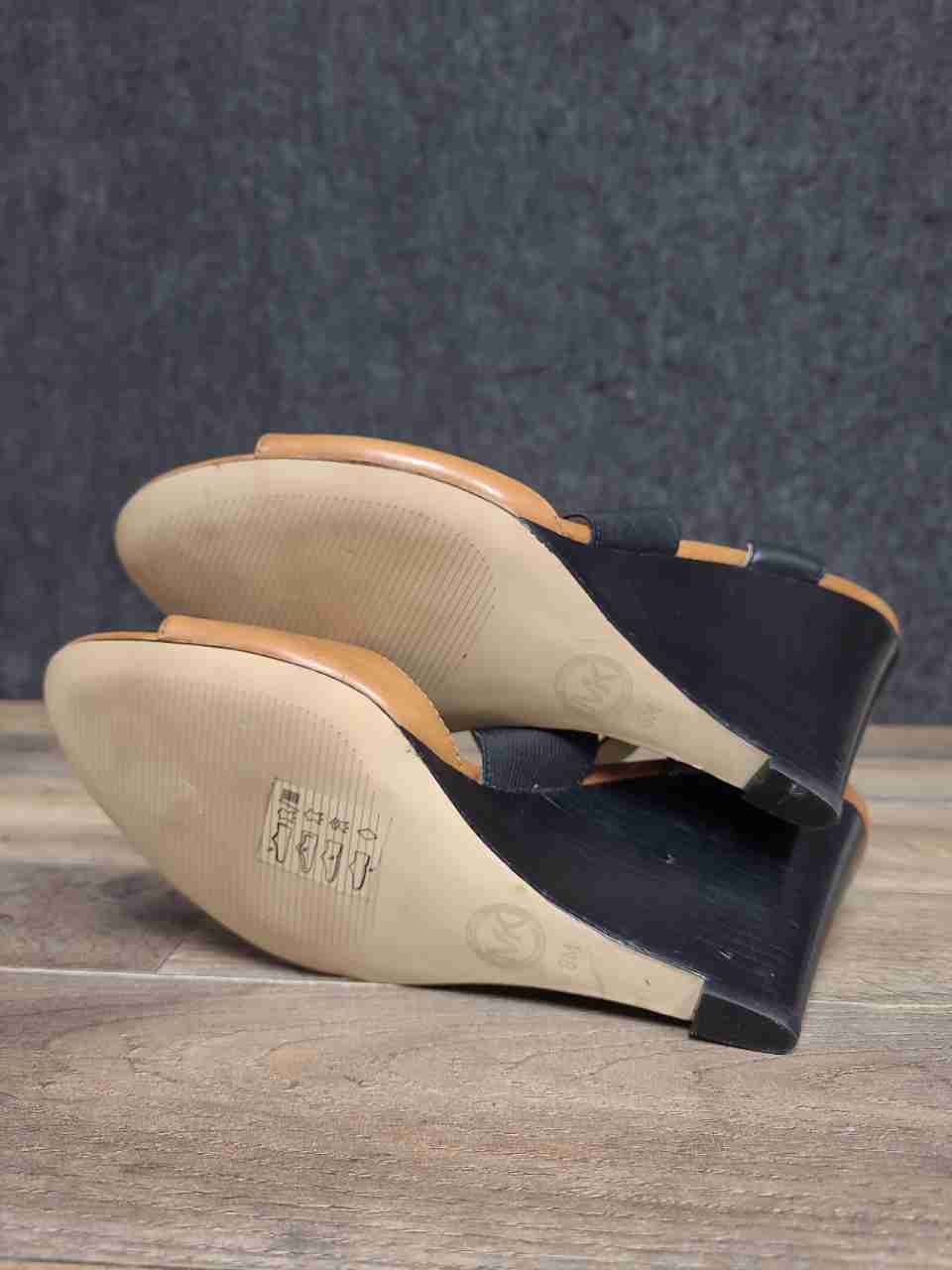 Michael Kors Crisscross Elastic Peep Toe Wedge Sandals Black Tan Size 8M