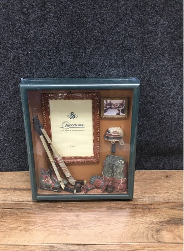 Spooniques Hockey 3D Shadowbox Picture Frame 4x6 Sports Decor Sealed NIB